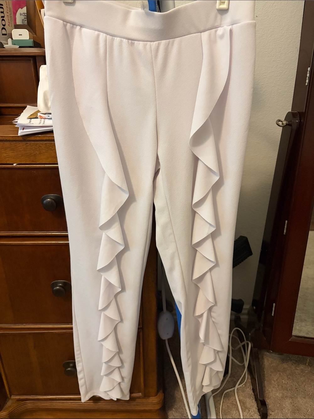 NY Collection White Cascade Ruffle Skinny Pants
